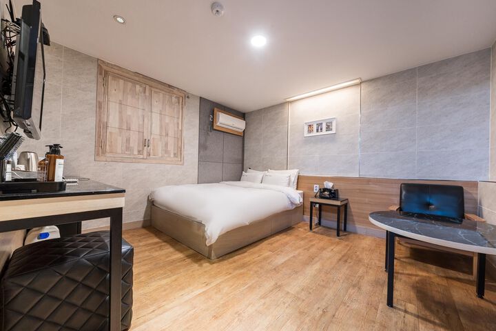 Room 74 of 127