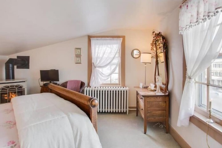 Room 10 of 53