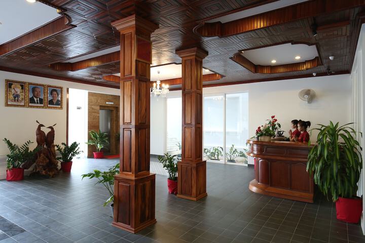 Hotel 2 of 73