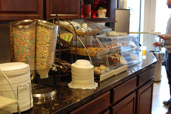 Breakfast/Coffee Service 48 of 60