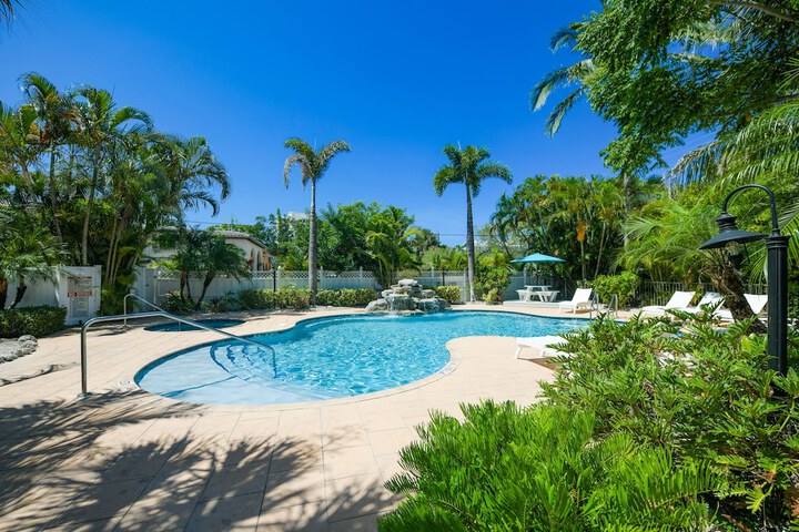 Pool 166 of 230