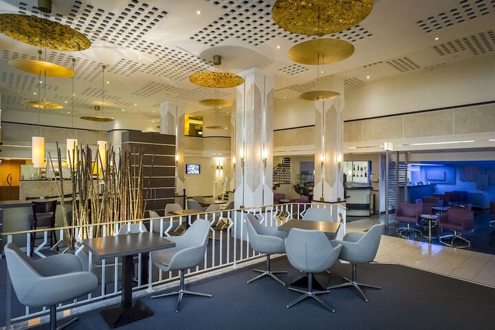 Lounge 68 of 81