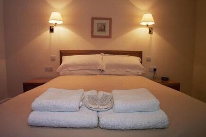 Room 4 of 21