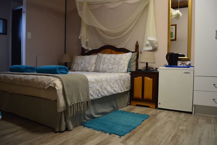 Room 4 of 50