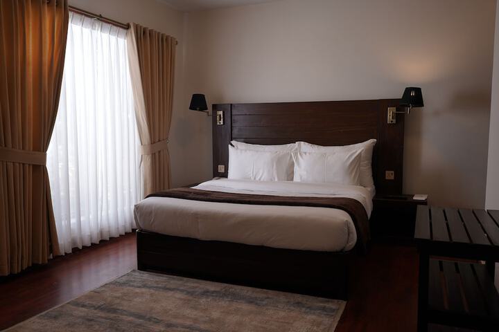 Room 4 of 20