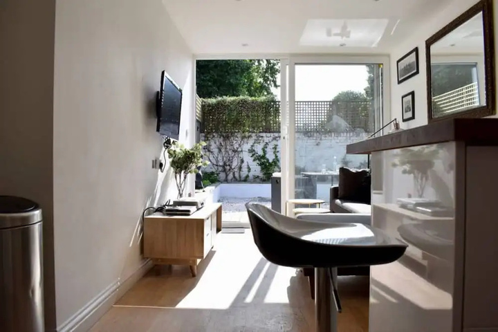 Terrace/Patio 6 of 12