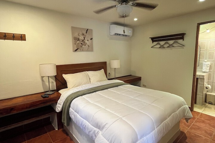 Room 3 of 40