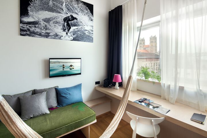 Room 9 of 52