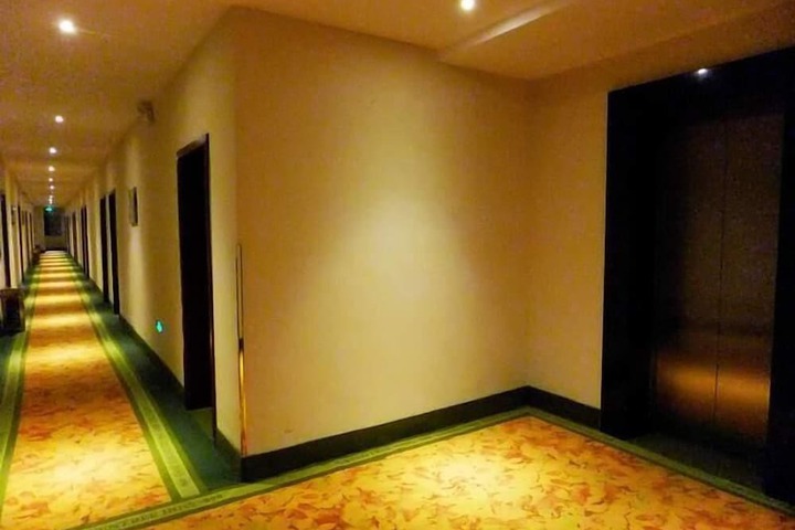 Ballroom/Hall 41 of 45