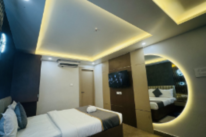 Room 9 of 25