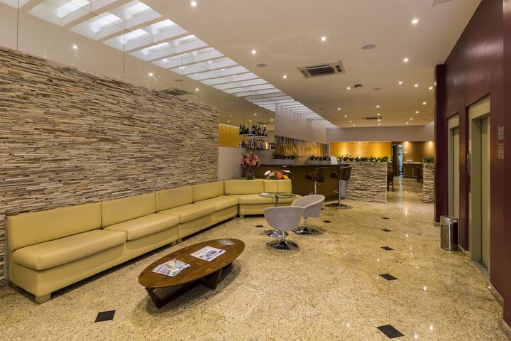 Entrance & Lobby