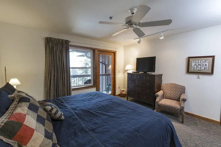 Room 2 of 9