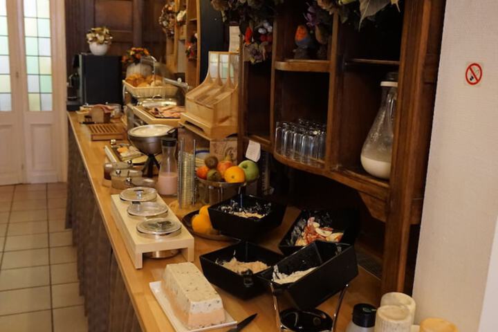 Breakfast/Coffee Service 97 of 112