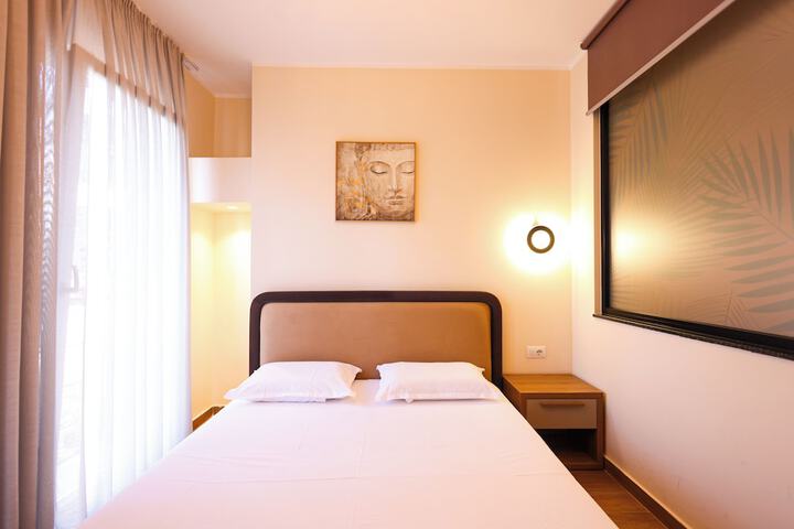Room 47 of 162