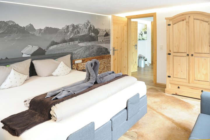 Room 3 of 37