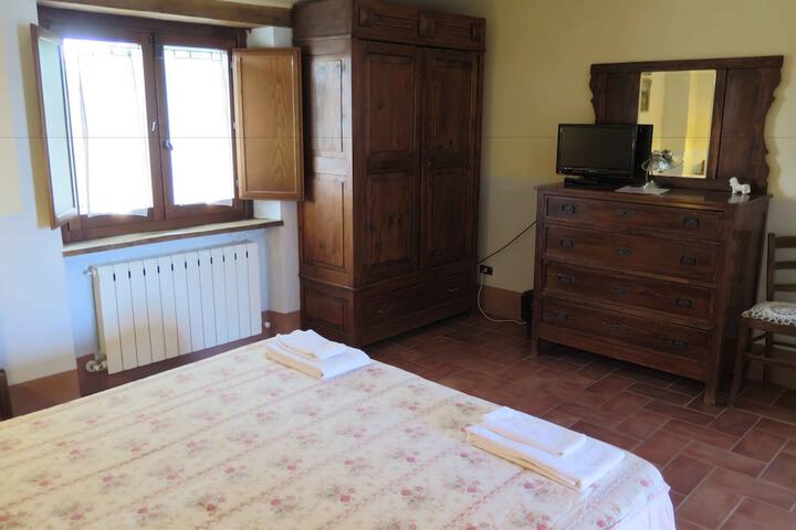 Room 4 of 20