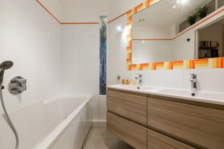 Room 3 of 27