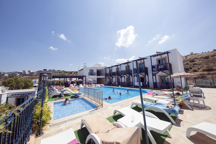 Pool Hotel