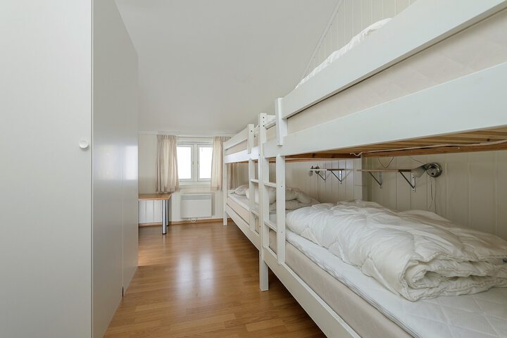 Room 6 of 50