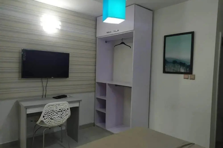 Room 3 of 11