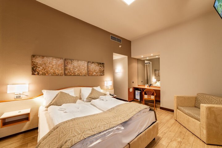Room 14 of 60