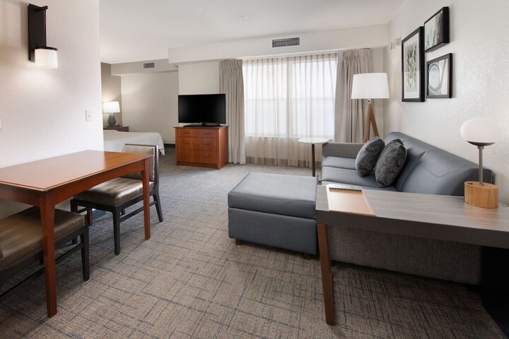 Room 9 of 24