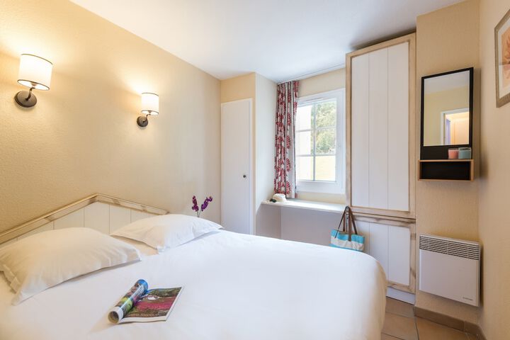 Room 4 of 38