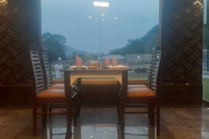 Dining 14 of 22