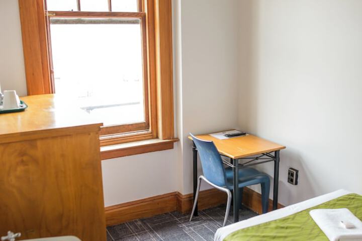 Room 30 of 78