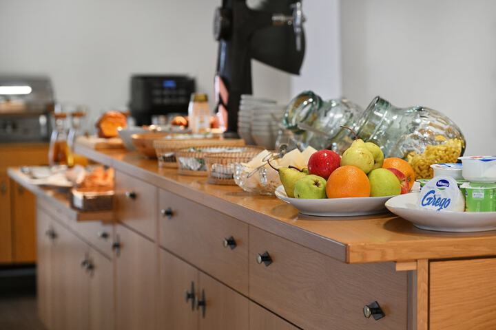 Breakfast/Coffee Service 68 of 111