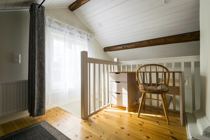 Room 2 of 34