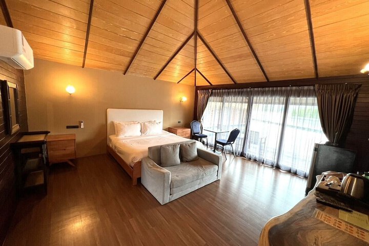 Room 33 of 105
