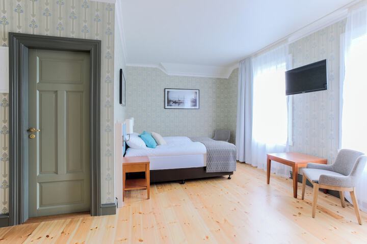 Room 15 of 53