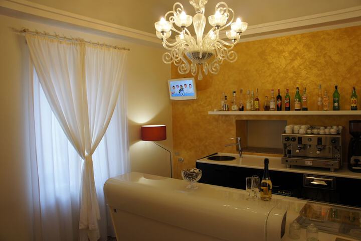 Lounge 29 of 34