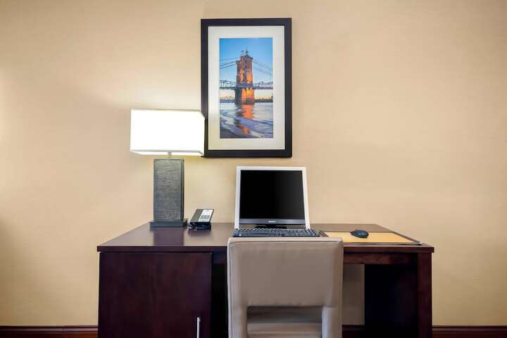 Business Center 77 of 80