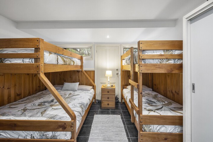 Room 4 of 41