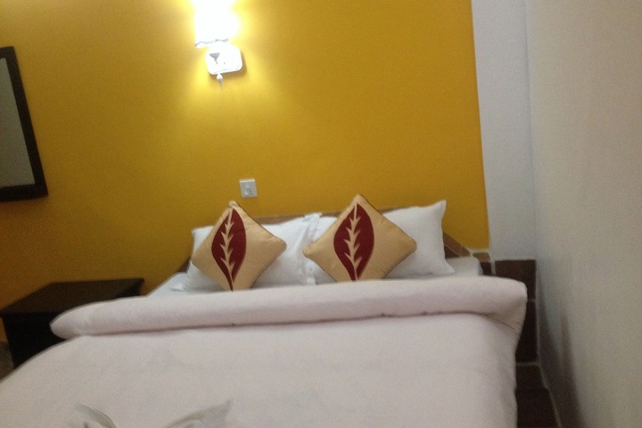Room 8 of 94