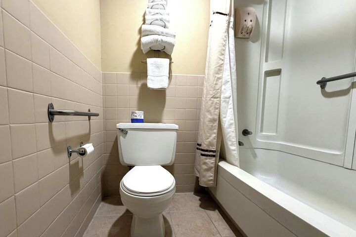 Room 16 of 27