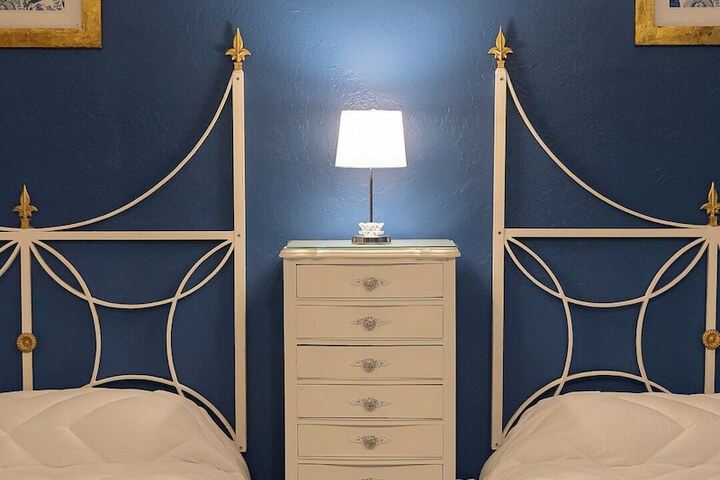 Room 54 of 57