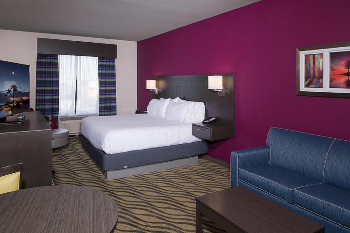 1 King Bed (7 of 12)