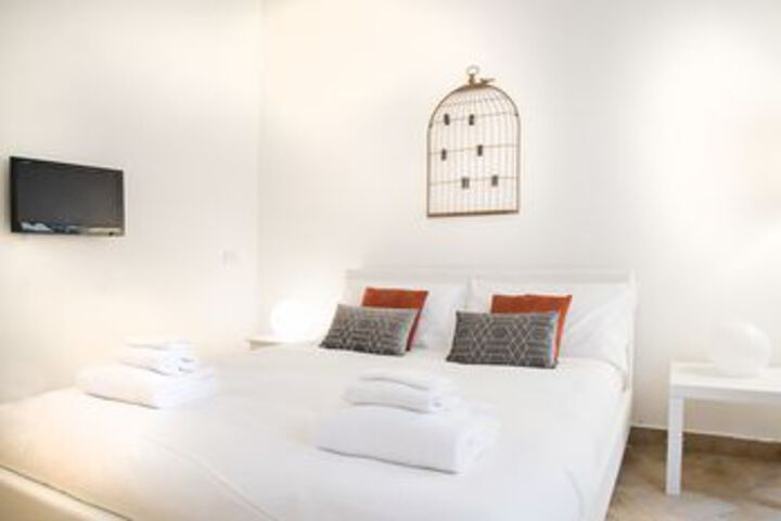 Room 8 of 14