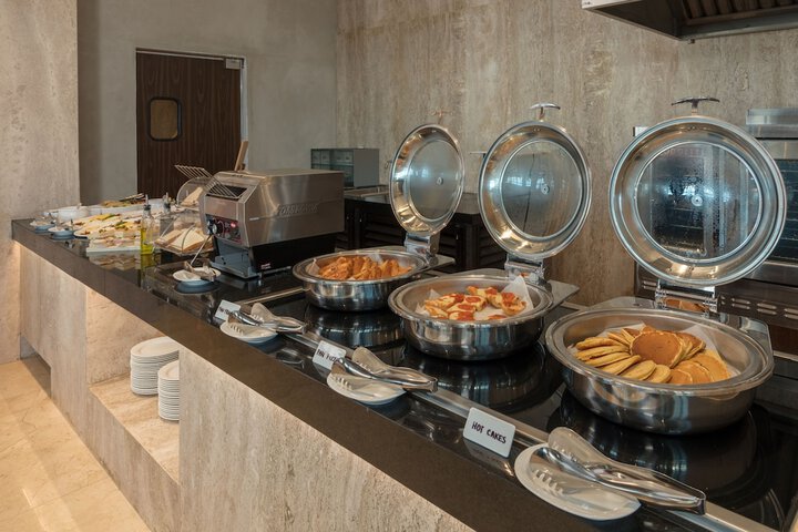 Dining 60 of 76
