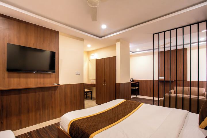Room 3 of 7