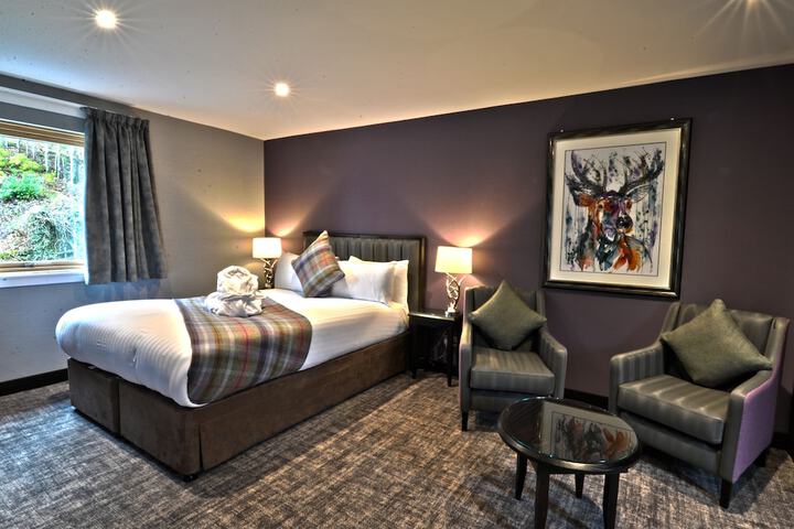 Room 3 of 43