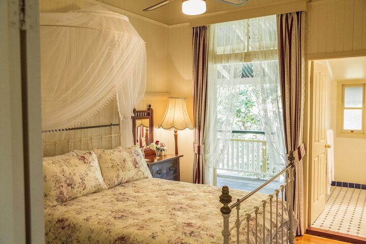 Room 2 of 31