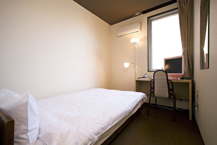 Room 3 of 15