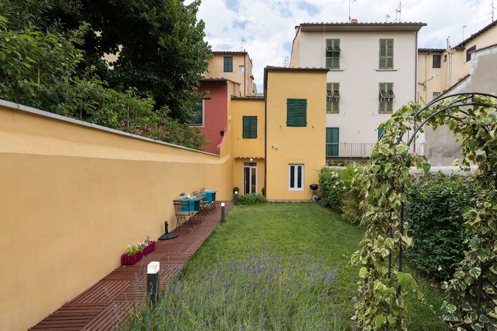 Hotel Exterior 31 of 32