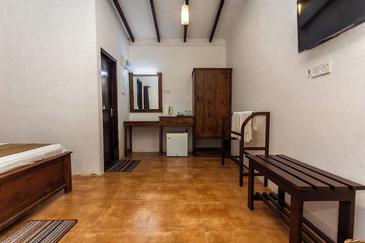 Room 13 of 35
