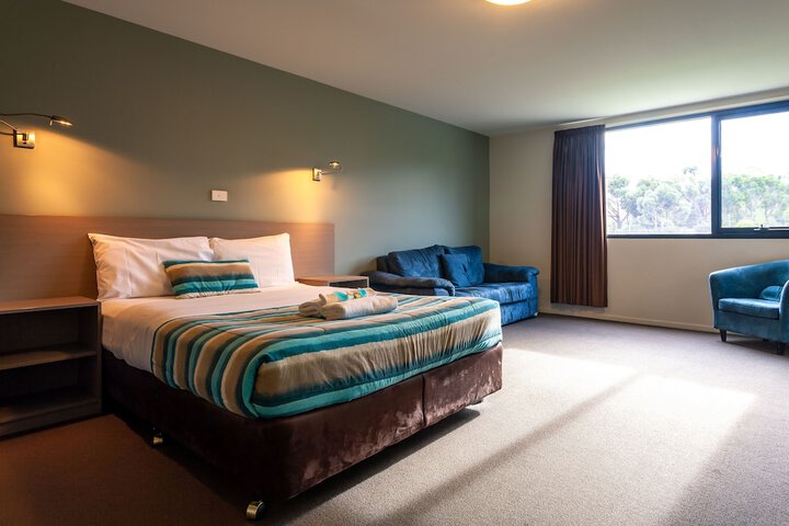 Room 6 of 37