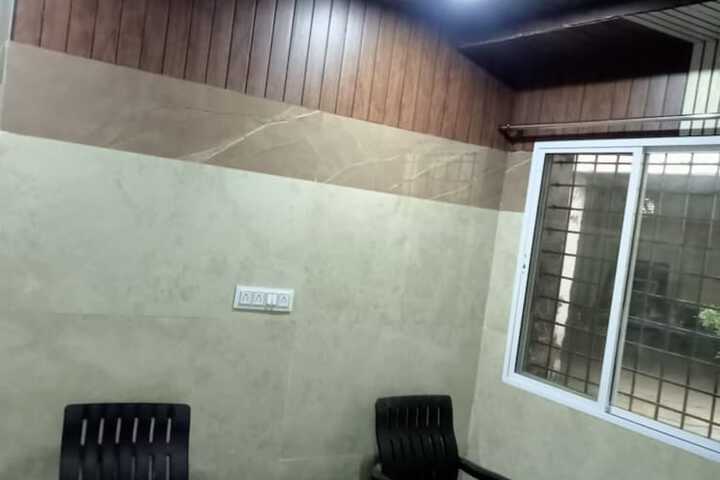 Room 8 of 33
